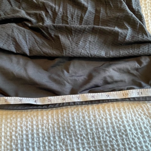 Lululemon Black Tank Top Built in Sports Bra & Open Back Size 2/4 - Picture 12 of 12